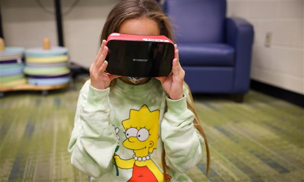 Students use virtual reality headsets